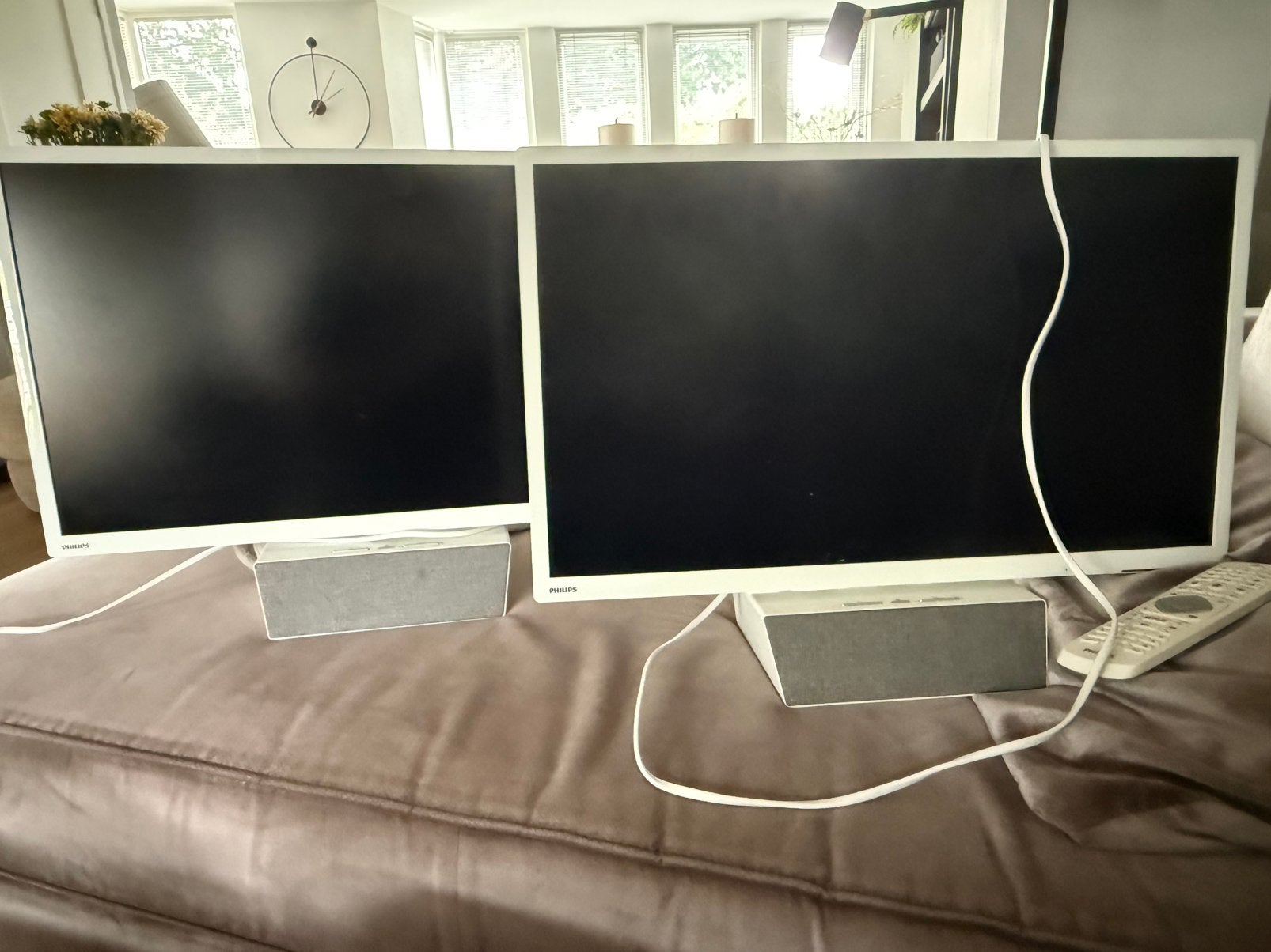Set 2 tv en 1 afstandsbediening, Computers en Software, Monitoren, Ophalen, Zo goed als nieuw, 60 Hz of minder, LED
