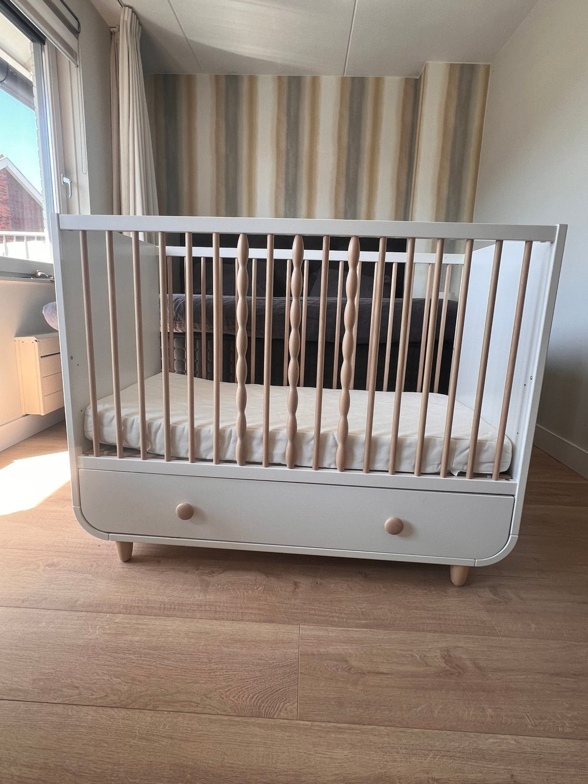 IKEA MYLLRA baby covertable cot (white), Ophalen, Zo goed als nieuw