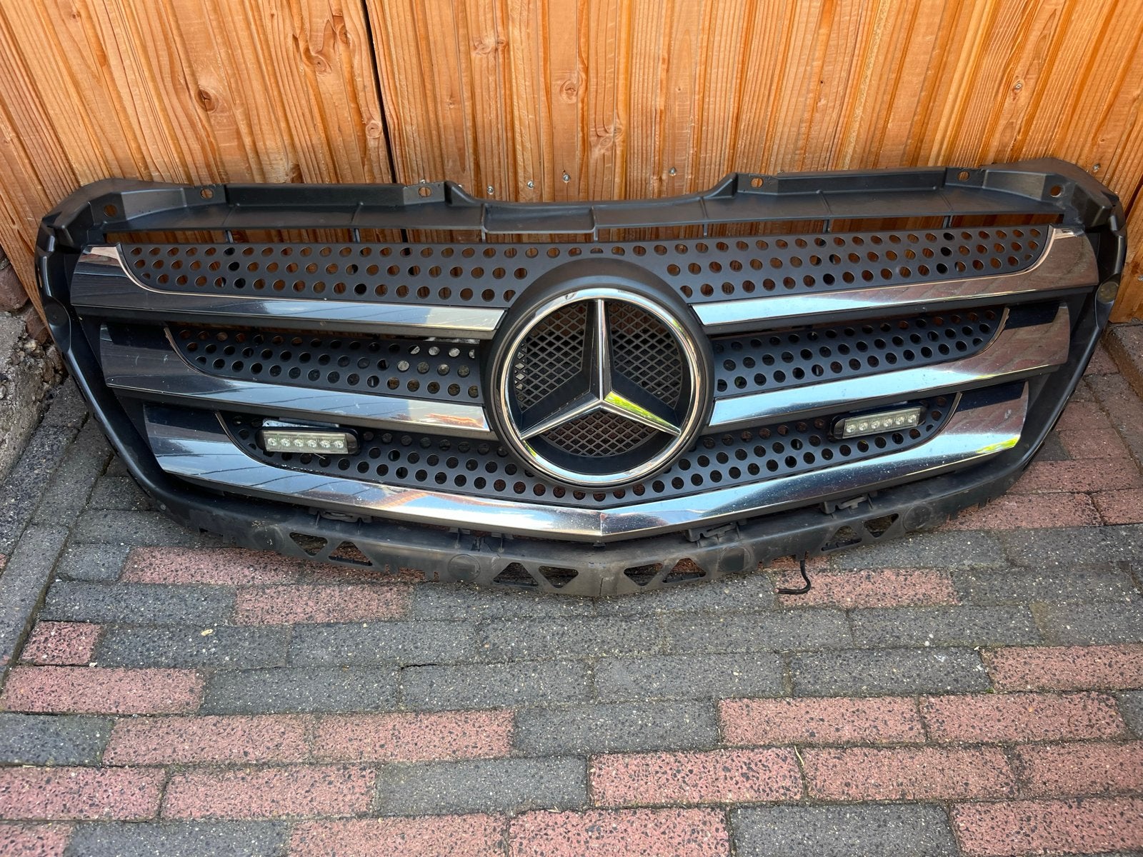 Mercedes-Benz Gril w906, Ophalen, Gebruikt, Voor, Mercedes-Benz