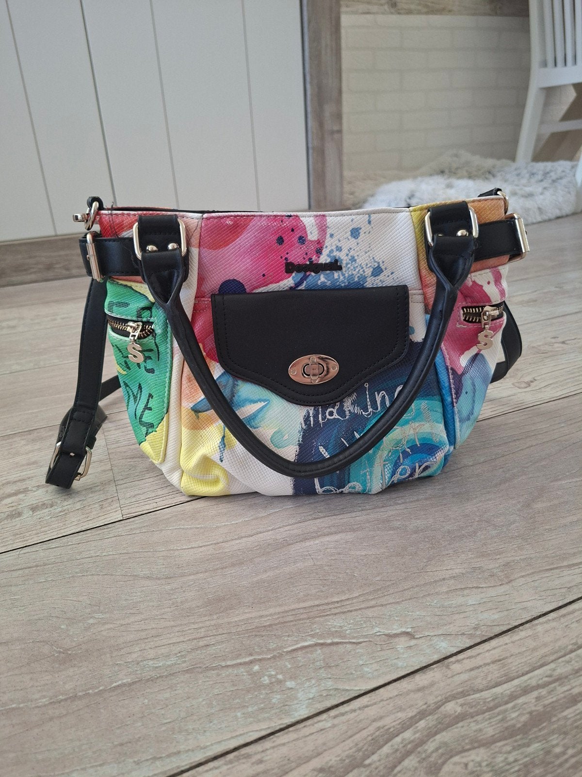 Gloednieuwe Desigual Handtas/Schoudertas - Kleurrijk Design, Ophalen of Verzenden, Nieuw, Overige kleuren, Handtas