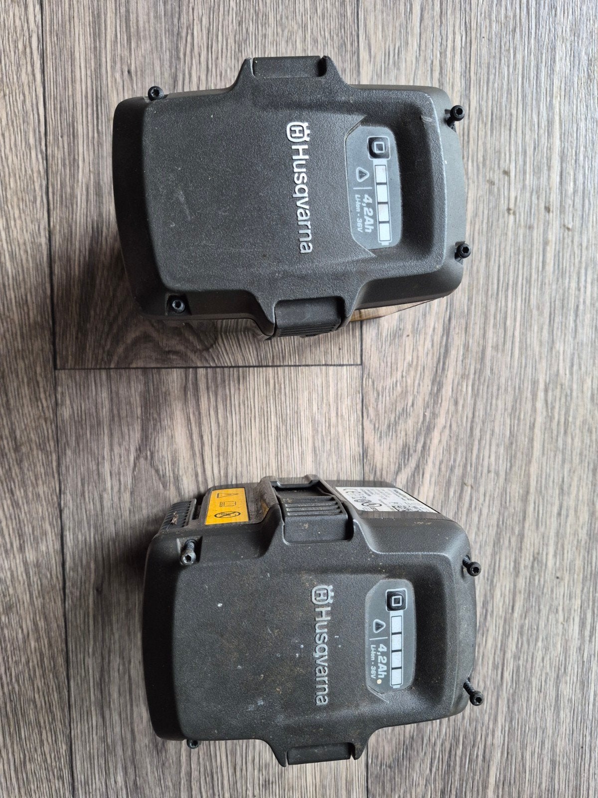 Husqvarna BLi 150 Lege Accu Behuizing (2 stuks), Husqvarna AB, Drottninggatan 2, 561 82 Huskvarna, Zweden, Gebruikt, Ophalen of Verzenden