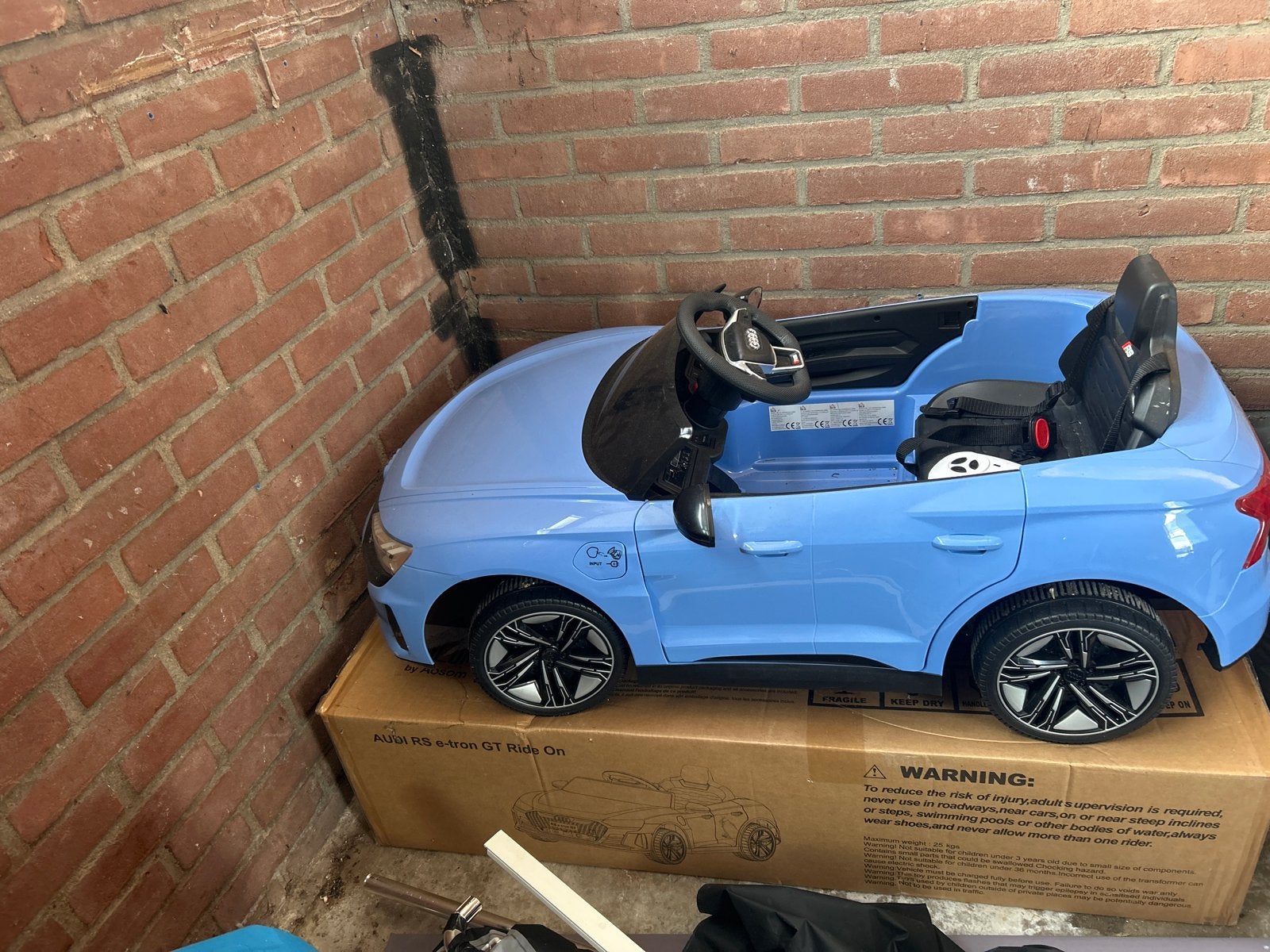 Audi RS e-tron GT Ride-On kinderauto met afstandsbediening, Gebruikt