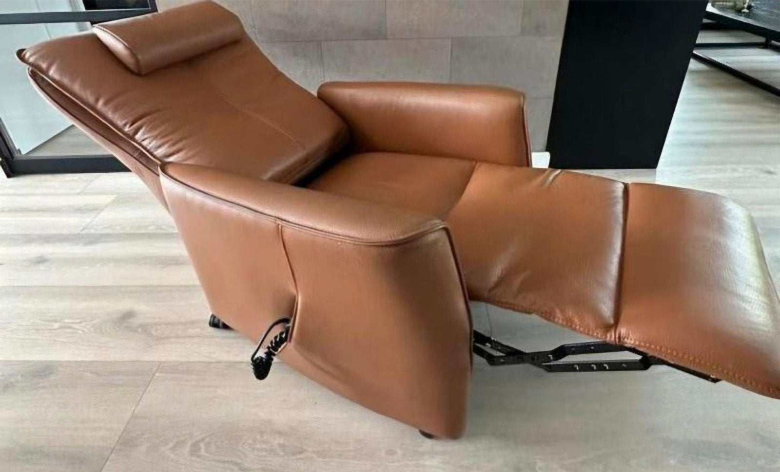 zgan opsta fauteuil elektrisch + relax systeem van Prominent, Ophalen, Zo goed als nieuw, Leer