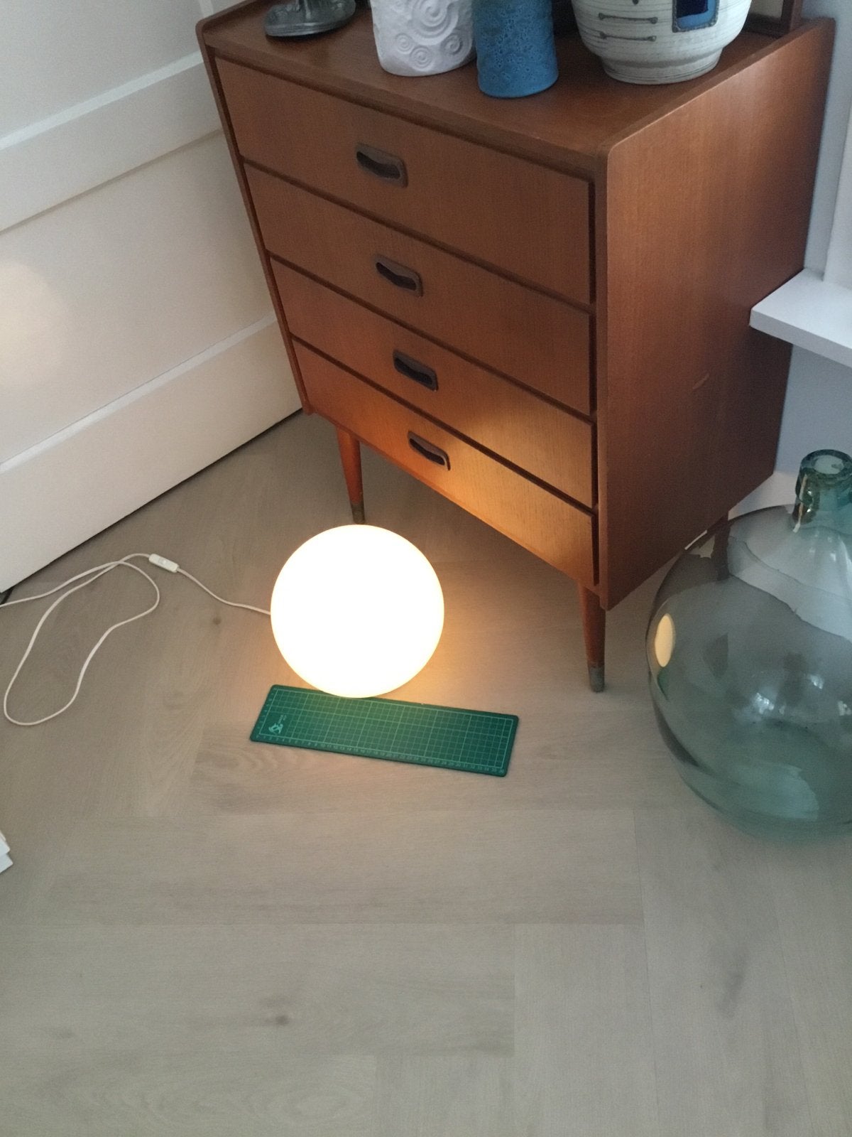 Ikea Fado Vloerlamp / Dressoirlamp - Melkglas, Ophalen of Verzenden, Zo goed als nieuw, Glas