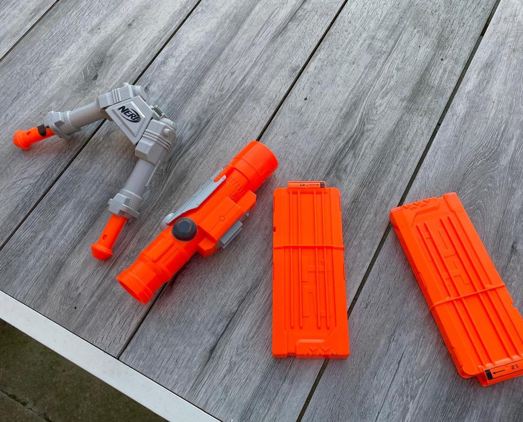 Diverse Nerf blasters met accessoires (zonder pijltjes), Kinderen en Baby's, Speelgoed | Overig, Gebruikt, Jongen of Meisje, Ophalen
