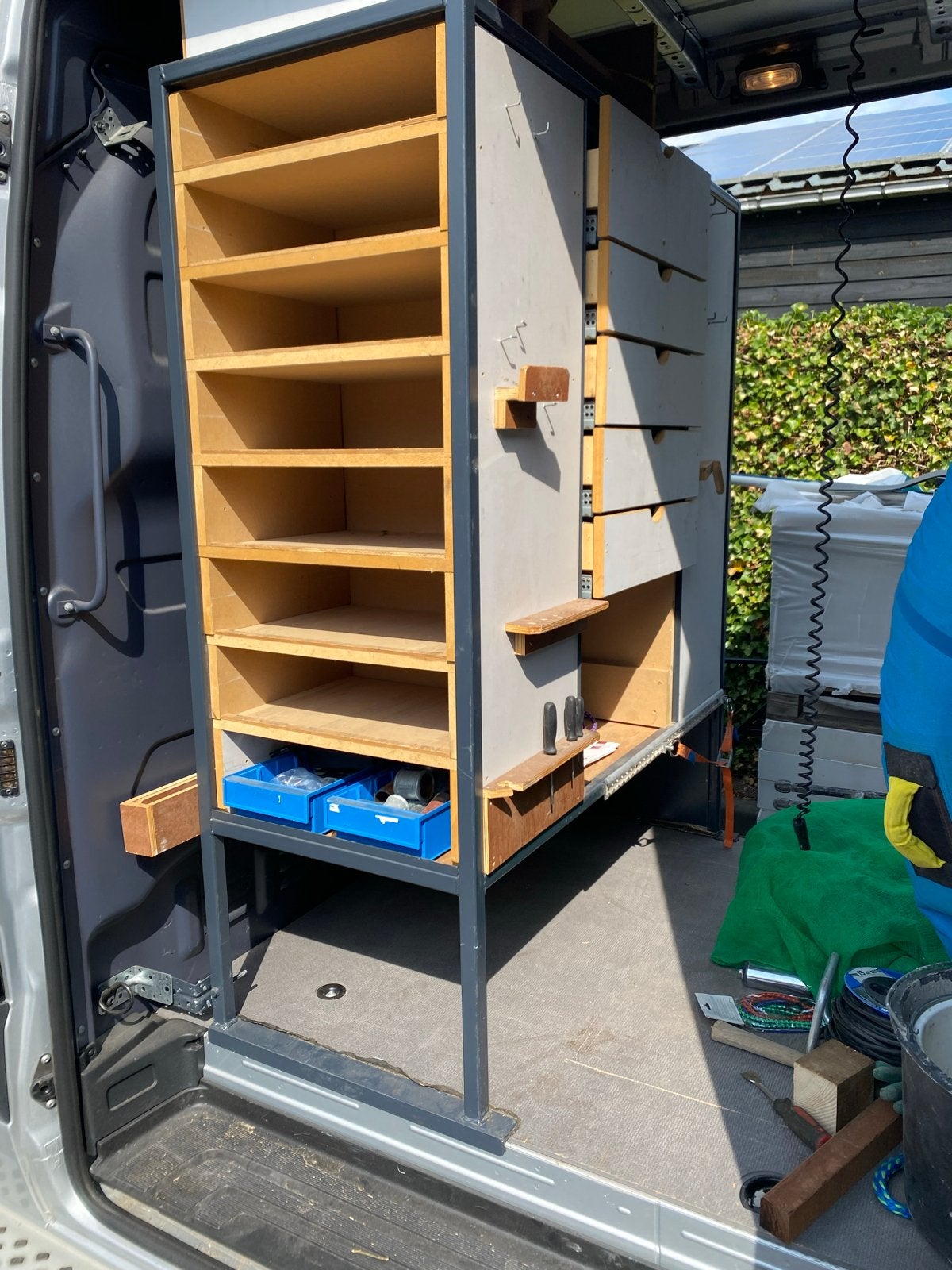 Gereedschapskast voor Mercedes Sprinter, Ophalen