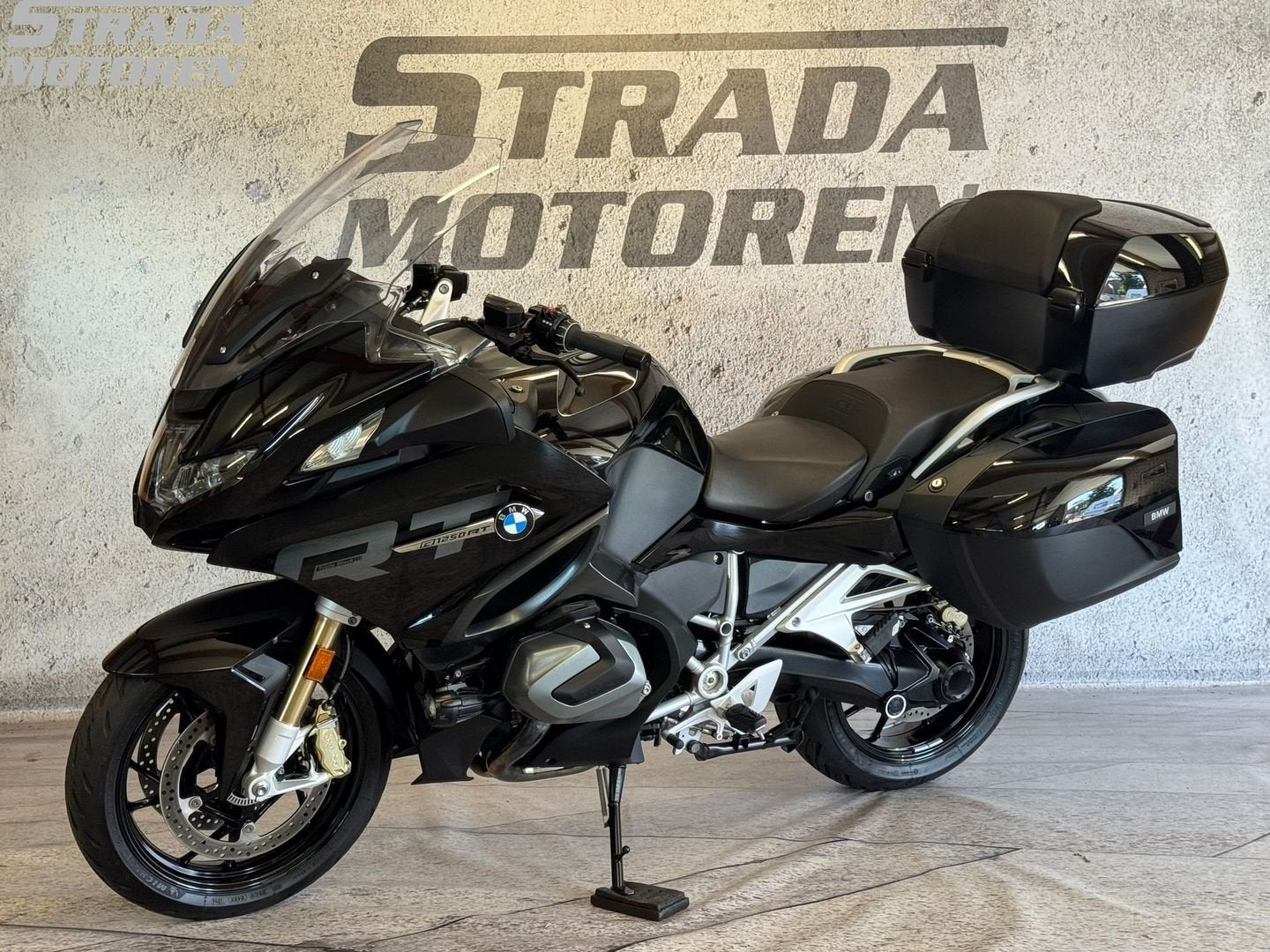 BMW R 1250 RT (bj 2025) triple black, Motoren, 2 cilinders, 1254 cc, Bedrijf, Onbekend