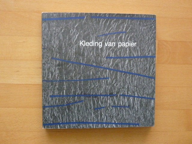 Kleding van papier, voordeel van een kort bestaan, Unger,, Ophalen of Verzenden, Nieuw, Studie en Technieken