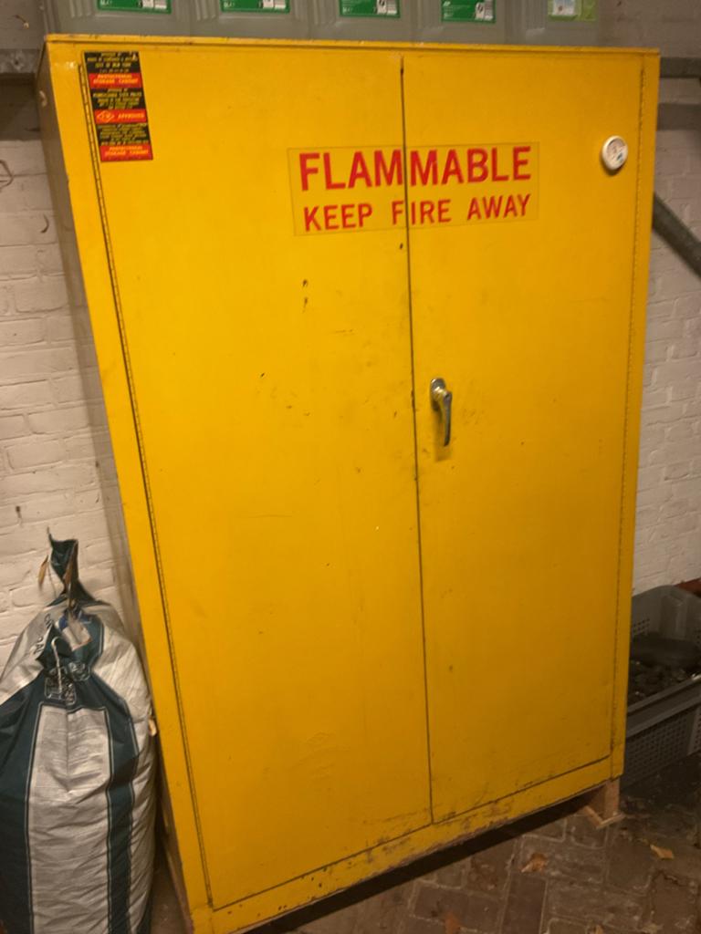 Gele brandwerende werkplaat, garage kast voor opslag, Ophalen, Zo goed als nieuw, 25 tot 50 cm, Minder dan 100 cm