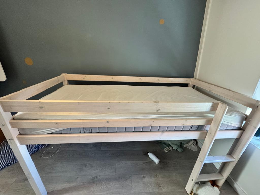 GRATIS - bed is al uit elkaar, Ophalen, 90 cm, Eenpersoons, Wit