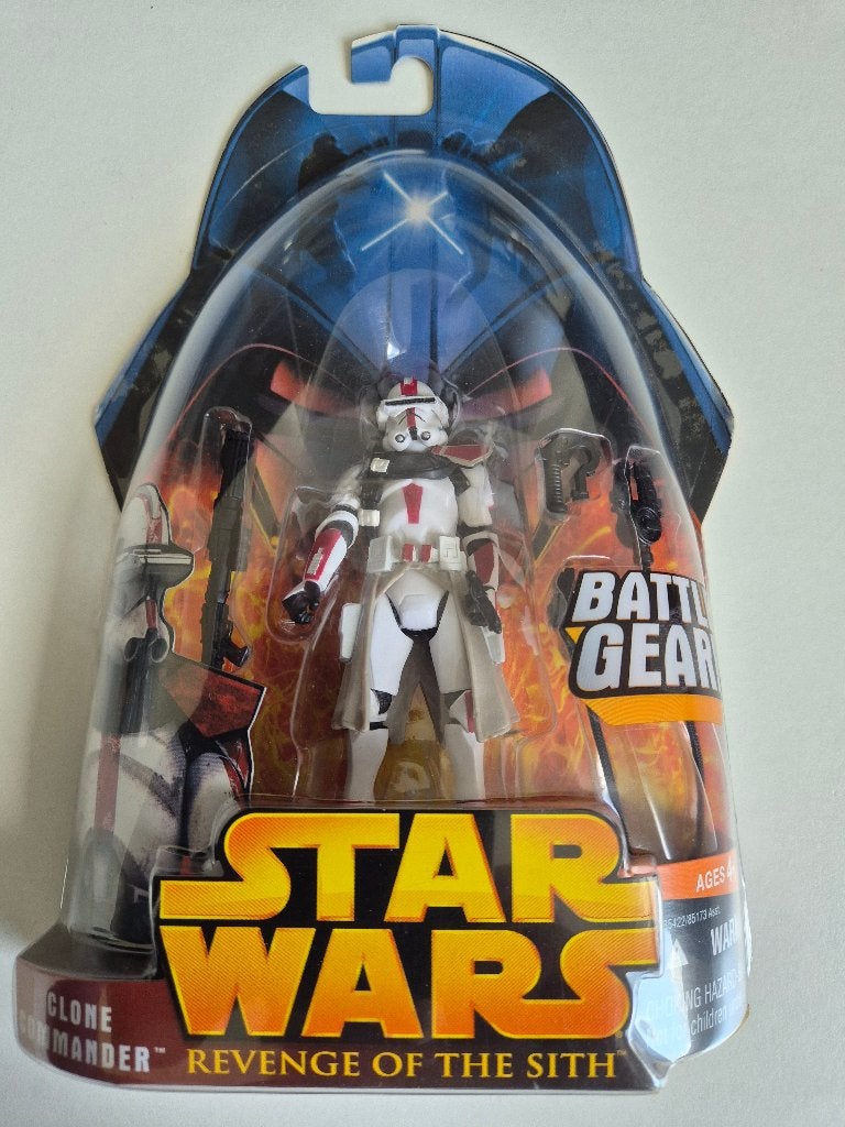 Star Wars ROTS 33 Clone Commander Red Battle Gear, Ophalen of Verzenden, Nieuw, Actiefiguurtje