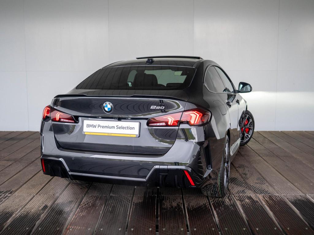 BMW 2 Serie Gran Coupé 220 | M Sportpakket Pro | 18 inch |, Auto's, BMW, Gebruikt, Met garantie (alle), Zwart, Bedrijf