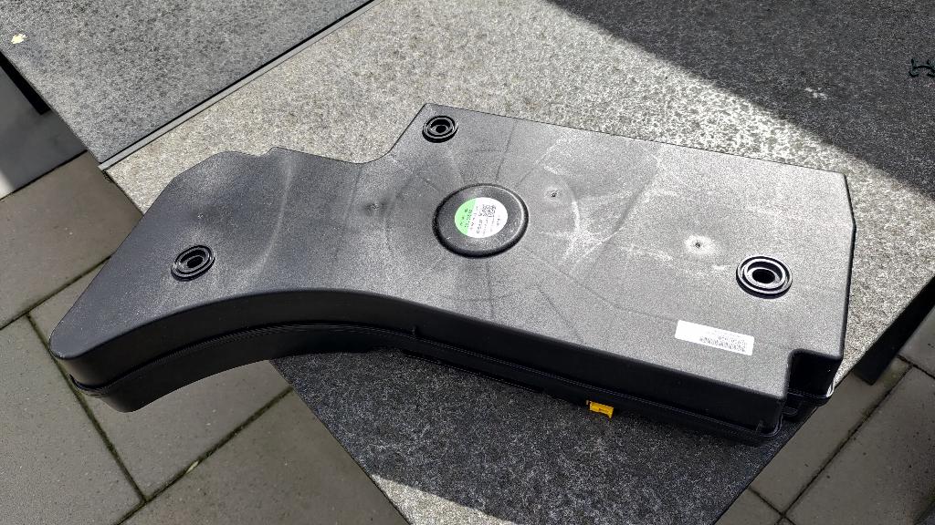 VW Subwoofer Polo/Golf/T-Cross, Auto diversen, Ophalen of Verzenden, Zo goed als nieuw