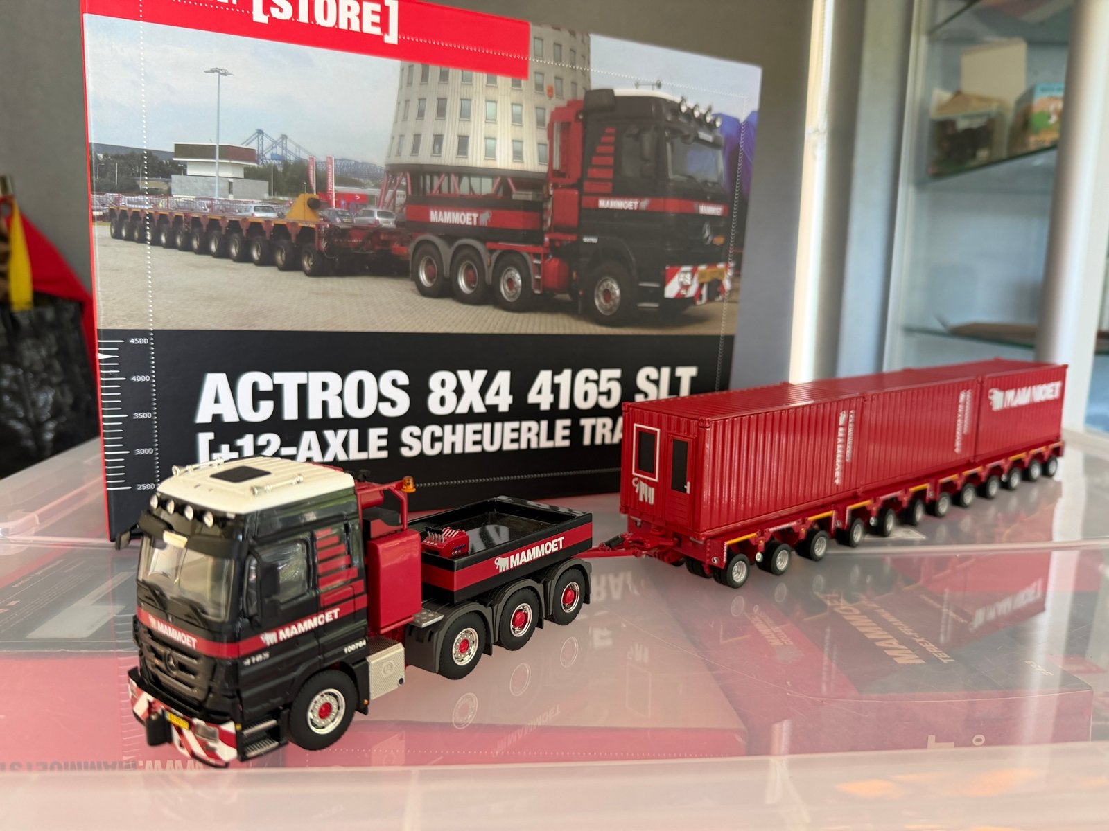 WSI Mammoet Actros 8x4 4165 SLT + 12 Axle Scheuerle trailer, Ophalen of Verzenden, Zo goed als nieuw, Bus of Vrachtwagen