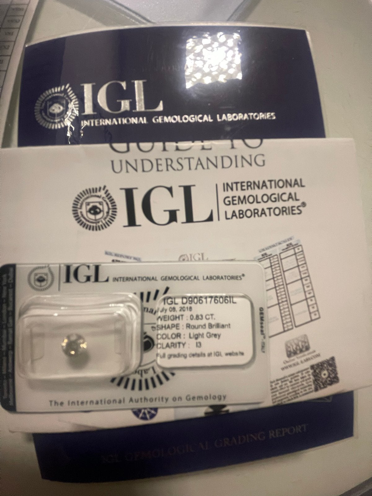 2 diamanten met AIG/IGL certificaat, Verzenden, Nieuw