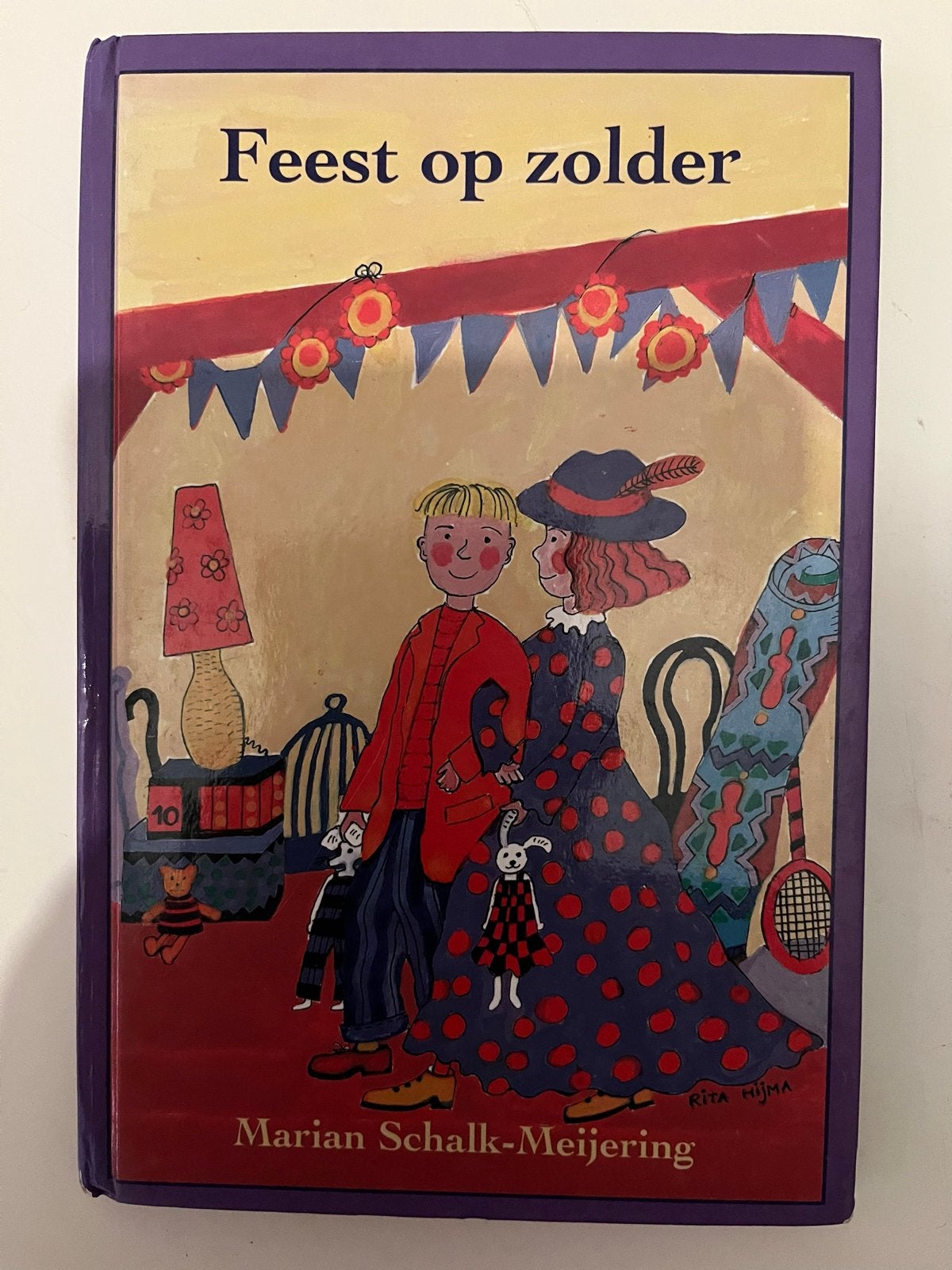 Feest op zolder - Marian Schalk-Meijering (Kinderboek), Boeken, Ophalen of Verzenden, Zo goed als nieuw, Fictie algemeen
