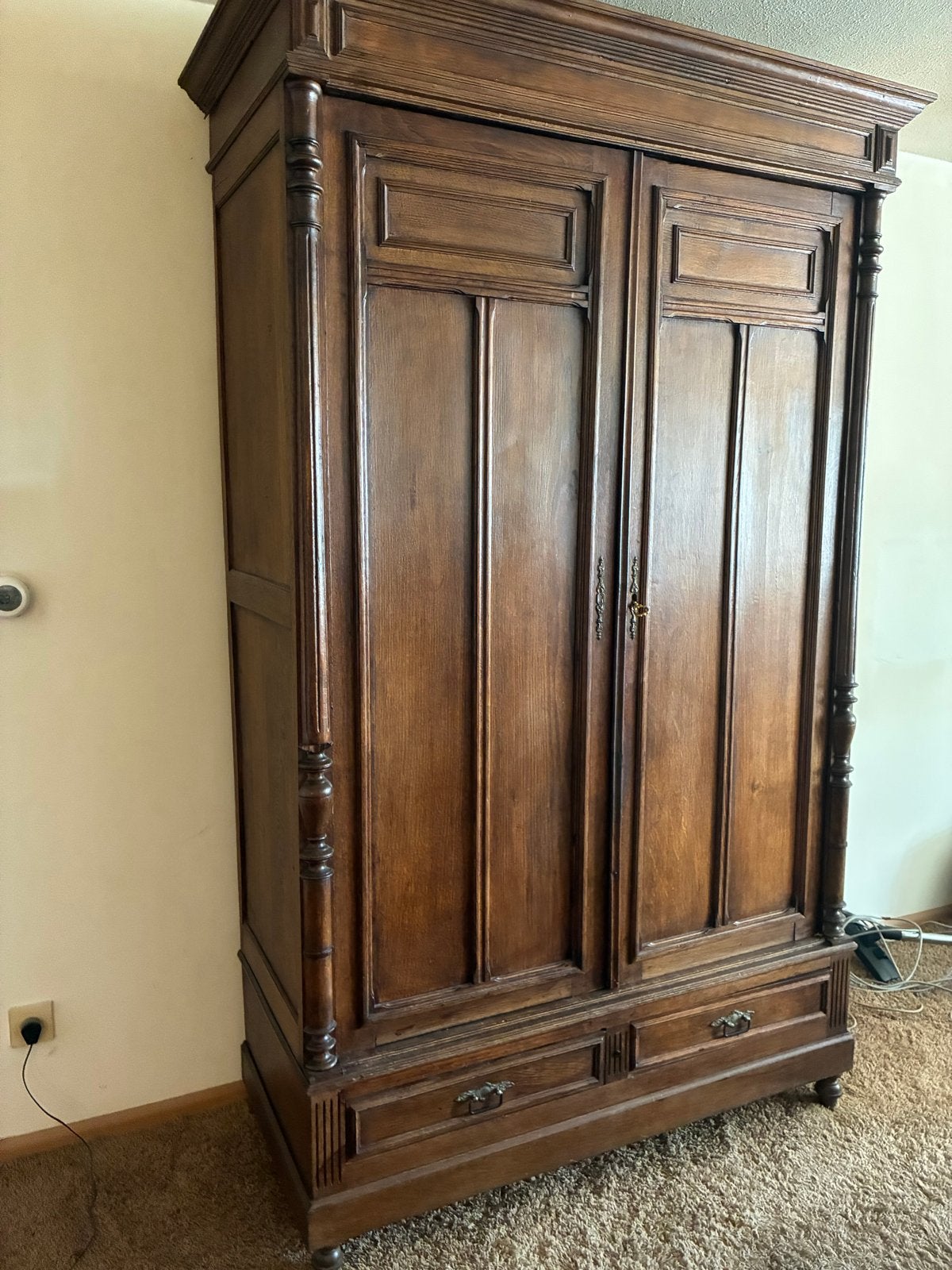 Vintage houten kast met twee deuren en lades, Ophalen of Verzenden, Gebruikt