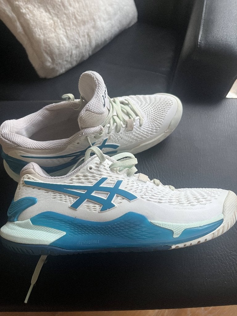 Asics indoor tennisschoen mt 37,5, Sport en Fitness, Gebruikt, L00, Schoenen, Ophalen