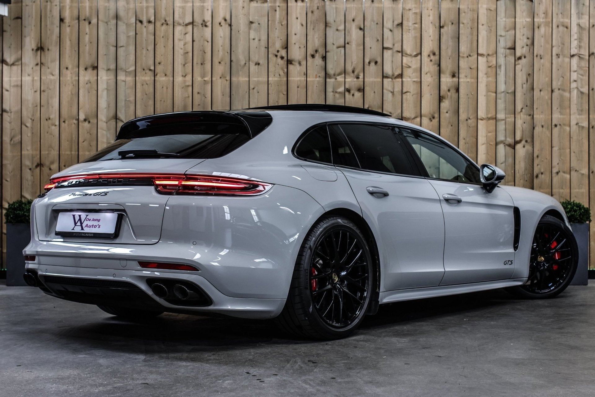 Porsche Panamera Sport Turismo 4.0 GTS *Sport Design*Pano*Sp, Automaat, 120 €/maand, Origineel Nederlands, 3996 cc