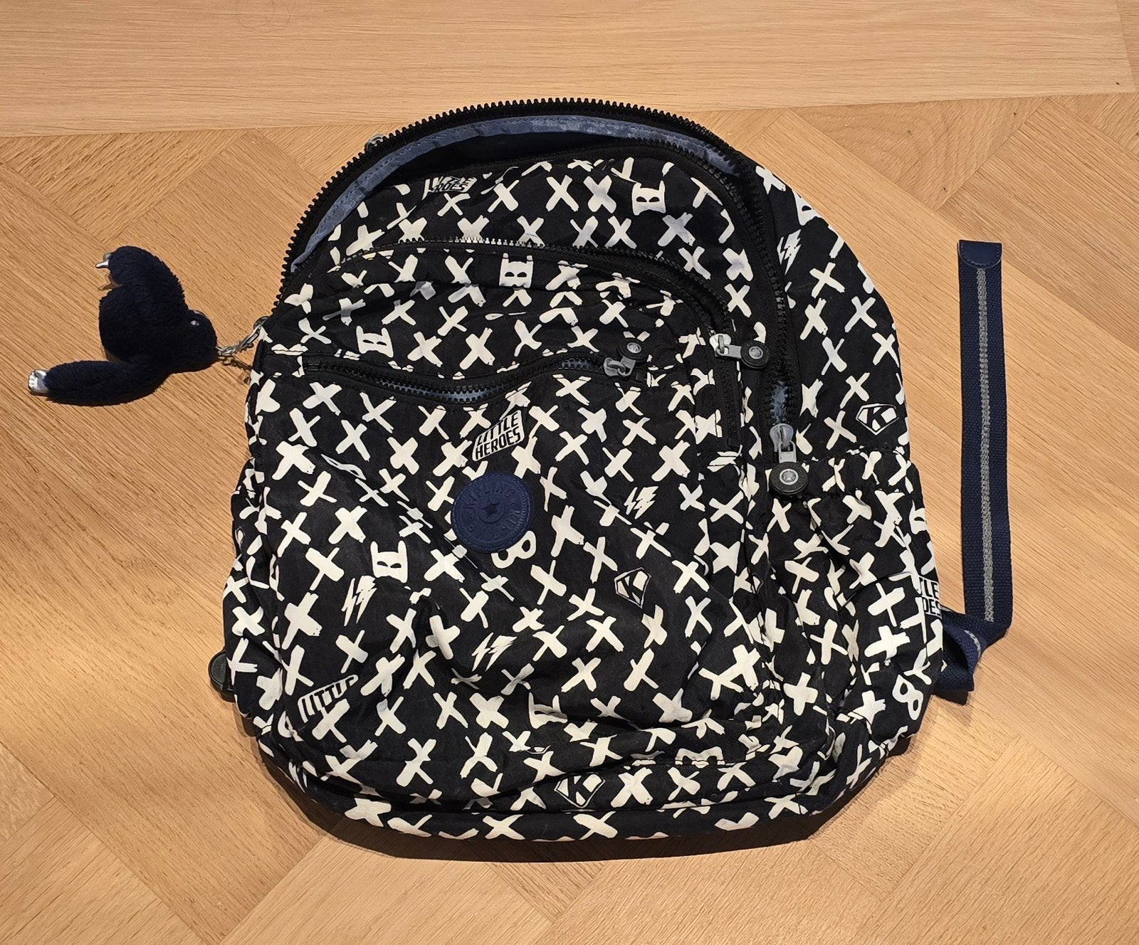 Kipling rugzak zwart/wit met aapje - Gebruikt, Sieraden, Tassen en Uiterlijk, Ophalen of Verzenden, Gebruikt