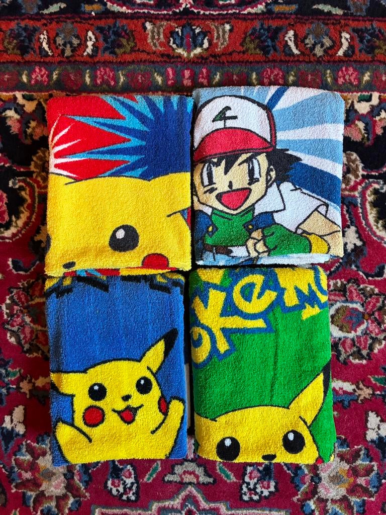 Pokémon handdoeken Pikachu vintage 90s gebruikt 47 x 82 cm, Ophalen of Verzenden, Gebruikt, Overige kleuren, Handdoek