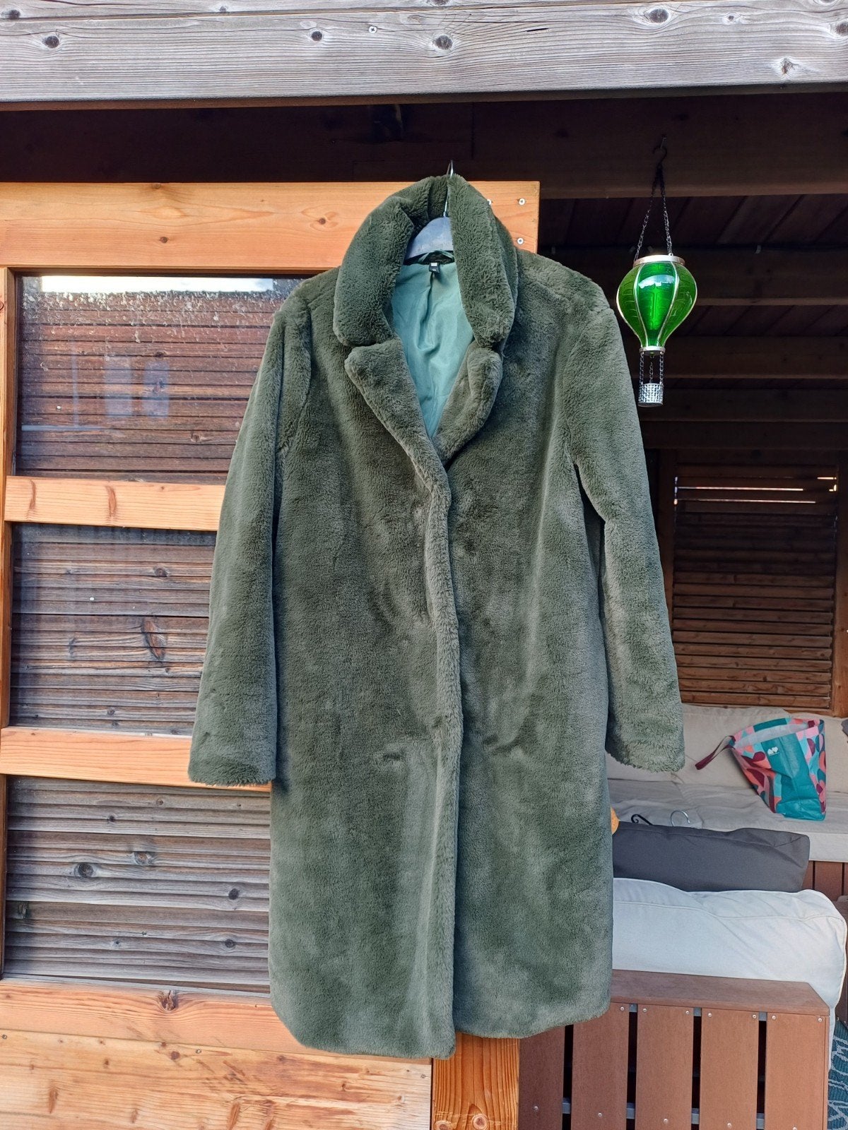 Groene lange jas met bontlook, maat M, Ophalen, Zo goed als nieuw, Maat 38/40 (M), Groen