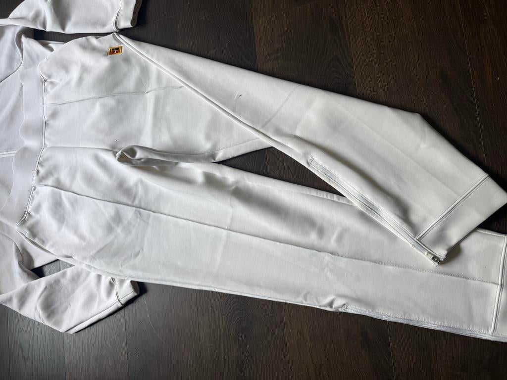 Nike Court Trainingspak Wit - Broek M, Vest S - Dri-Fit, Maat 38/40 (M), Wit, Overige typen, Ophalen of Verzenden