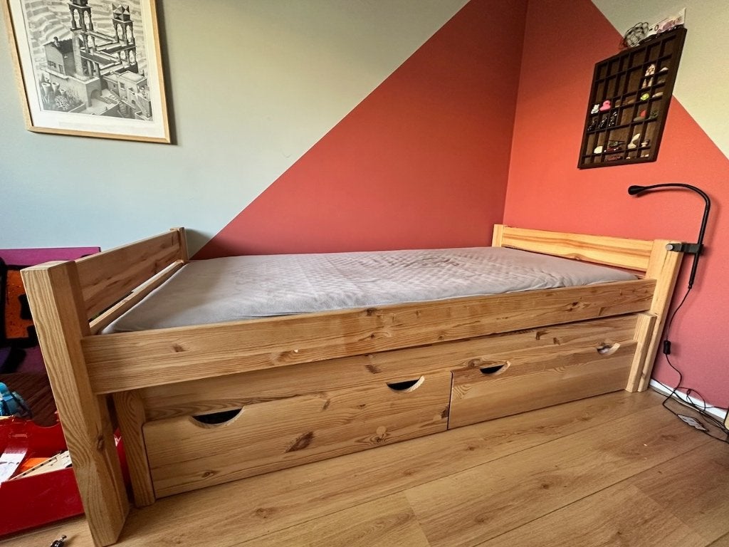Kinderbed met uitschuif logeerbed en 2 opberglades 90x200, 85 tot 100 cm, Gebruikt, 180 cm of meer, Ophalen