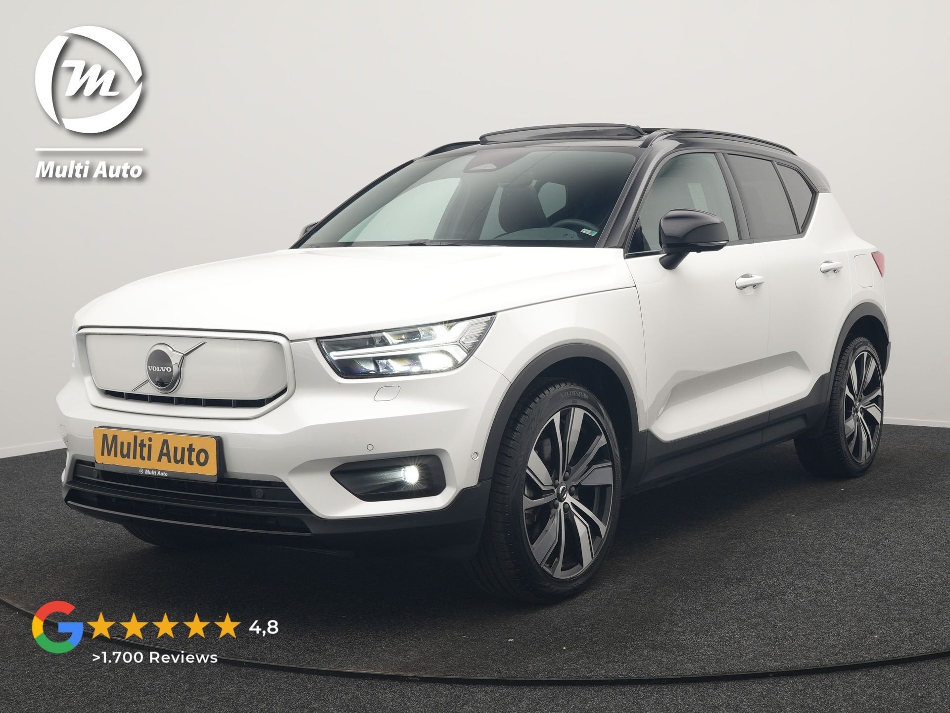 Volvo XC40 Pro Recharge Pure Electric 70kWh 232pk | Panodak, Auto's, Stof, Gebruikt, Zwart, Wit