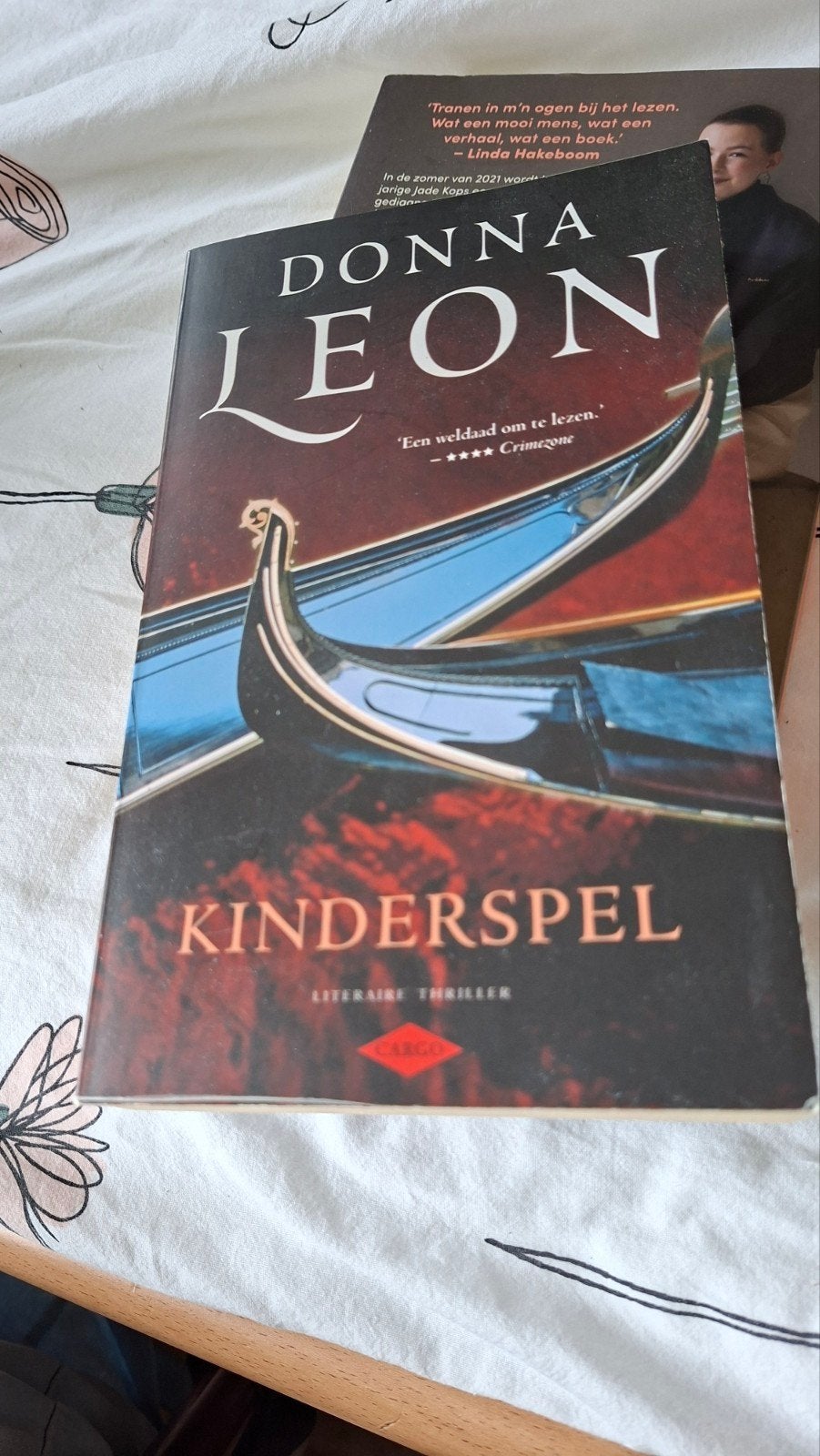 Donna Leon - Kinderspel, Ophalen of Verzenden, Zo goed als nieuw, Donna Leon