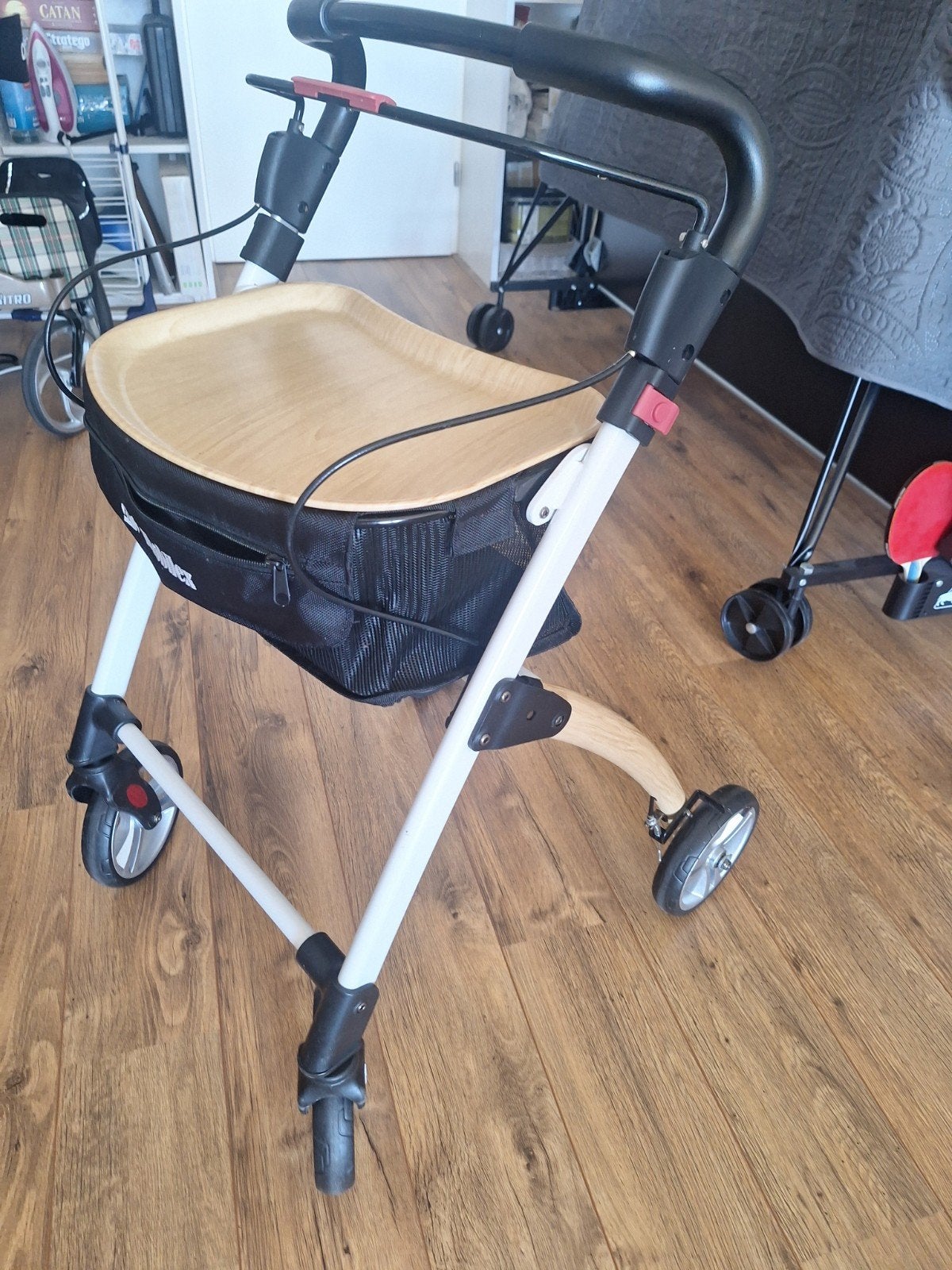 rollator voor binnen., Ophalen