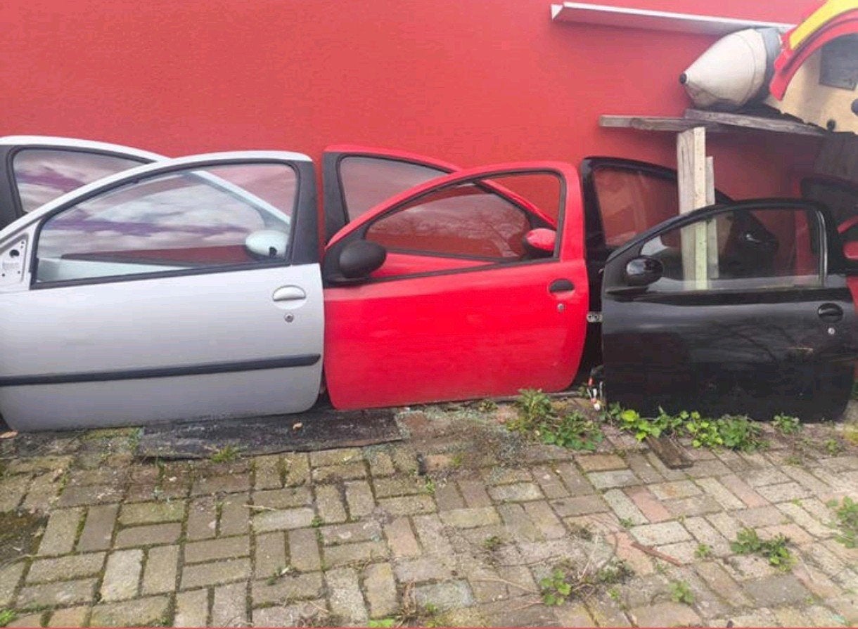 Portieren Rood/Zwart/Geel L+R 3drs C1/ 107 / Aygo 2006-2012, Ophalen of Verzenden, Voor, Peugeot, Deur