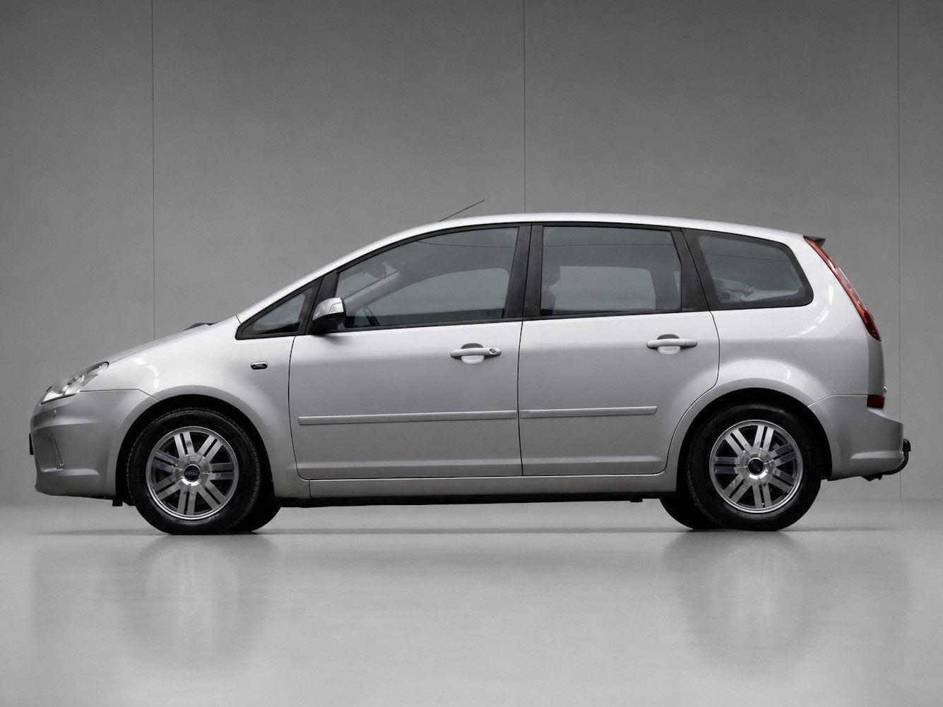 Ford C-Max 2.0-16V Titanium, Auto's, Ford, Gebruikt, 4 cilinders, Zwart, Origineel Nederlands
