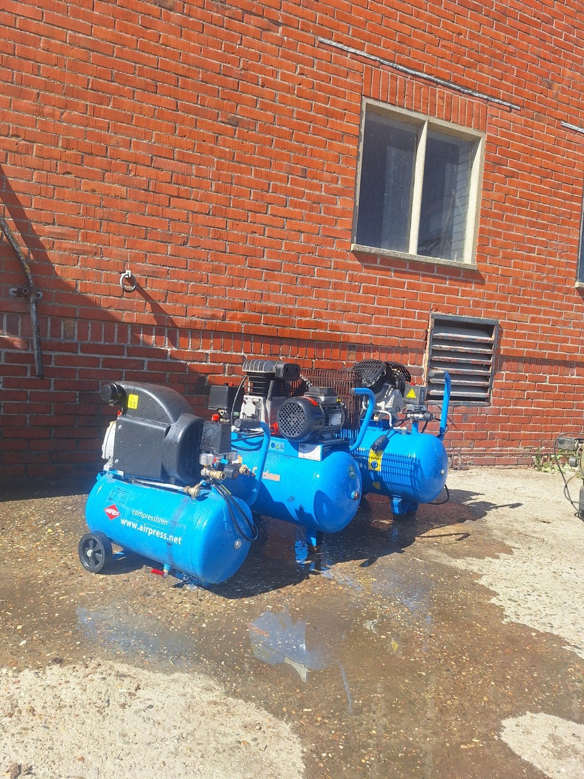 Airpress compressoren en waterpompen te koop, Doe-het-zelf en Verbouw, Compressors, 100 liter of meer, Ophalen of Verzenden, Gebruikt
