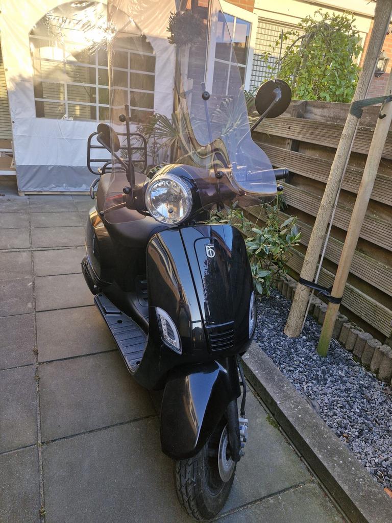 Zwarte BTC Riva Scooter 2021, Overige merken, Ophalen of Verzenden, Zo goed als nieuw, Benzine