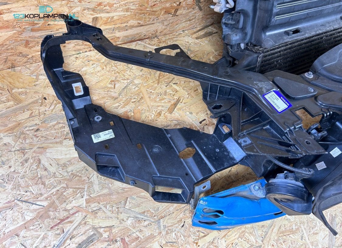 Volvo V40 2 / II 1.6 Diesel voorfront koelerpakket radiateur, Ophalen, Gebruikt, -, -
