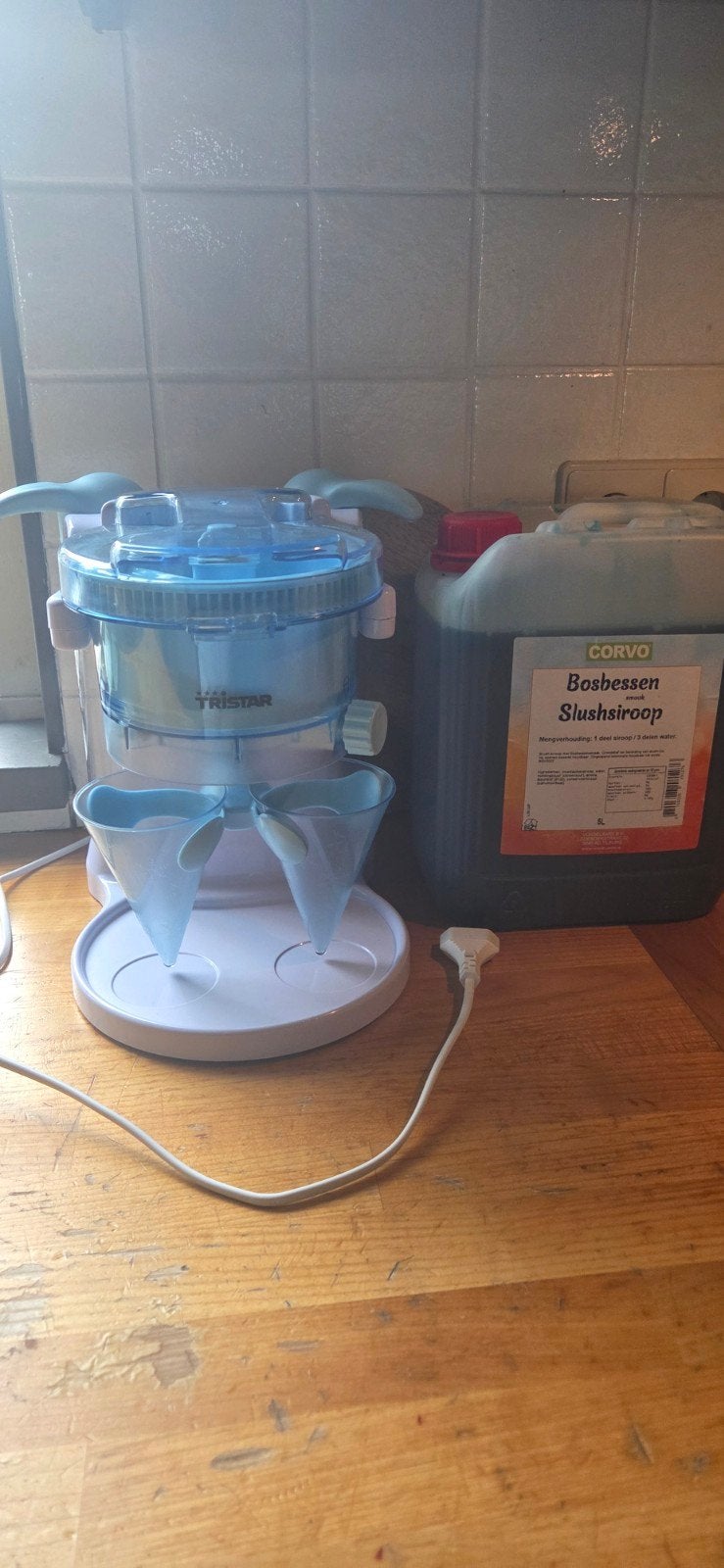 slushy maker met siroop, Ophalen of Verzenden, Zo goed als nieuw