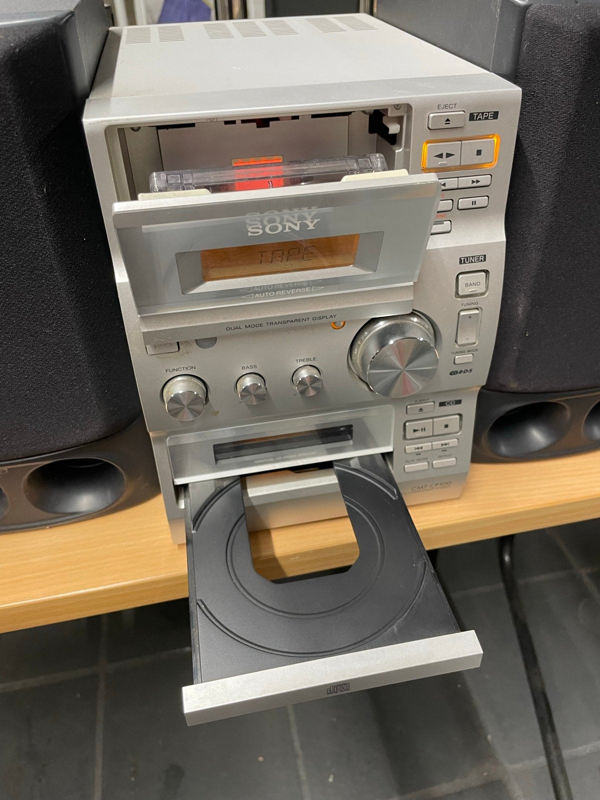 Foto 3 van Sony CMT-CP500 Microset met CD, Cassette en Radio