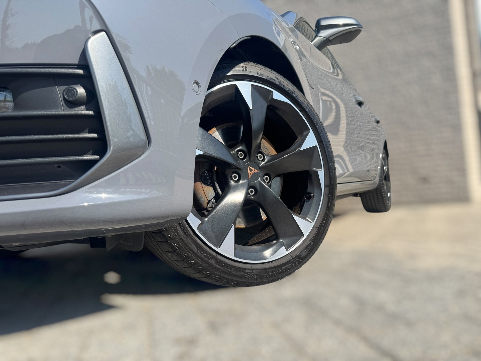 CUPRA Leon 1.4 e-Hybrid VZ Business PHEV / PANO / CAMERA / C, Auto's, Cupra, Dealer onderhouden, 77 km/l, Gebruikt, Zwart
