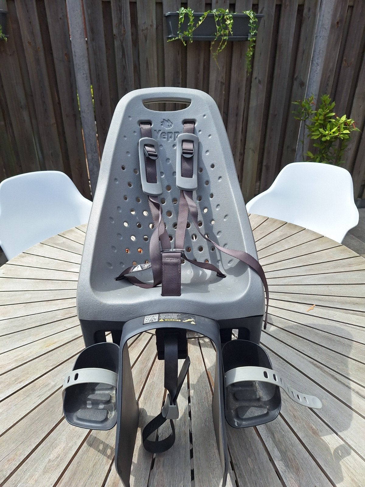 Yepp Fietszitje Grijs - Comfortabel en Veilig, Achterzitje, Yepp, Ophalen, 15 t/m 25 kg