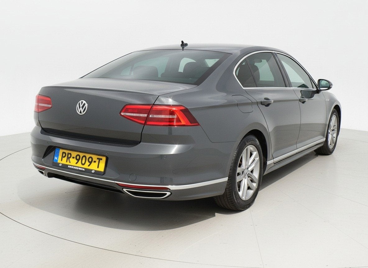 Volkswagen Passat 1.4 TSI Highline Business R|LED|ACC|DSG|BT, 125 pk, Gebruikt, 4 cilinders, Origineel Nederlands