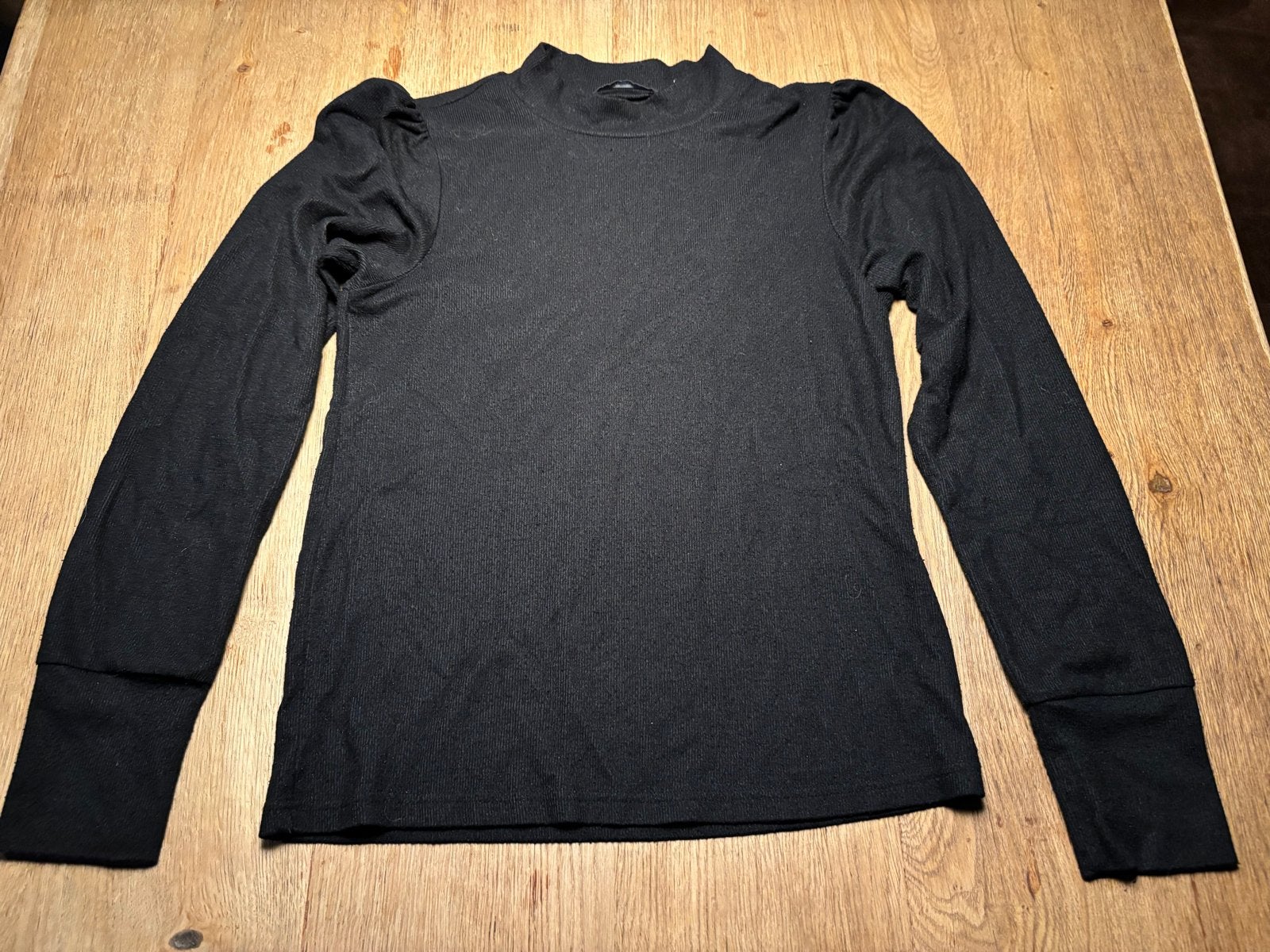 Zwart truitje met pofmouwen - Vero Moda (Maat S), Kleding | Dames, Zwart, Ophalen of Verzenden, Zo goed als nieuw, Lange mouw