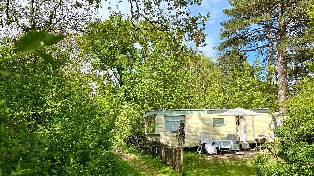 TE HUUR STACARAVAN BIJ ZEE CAMPING BAKKUM + ELECTRICITEIT