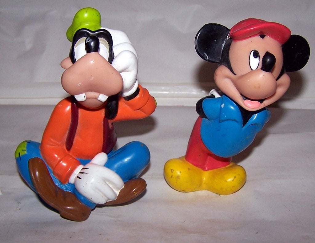 2 prachtige vintage Disney pieppotjes. Mickey en Goofy., Ophalen of Verzenden, Mickey Mouse, Zo goed als nieuw, Beeldje of Figuurtje