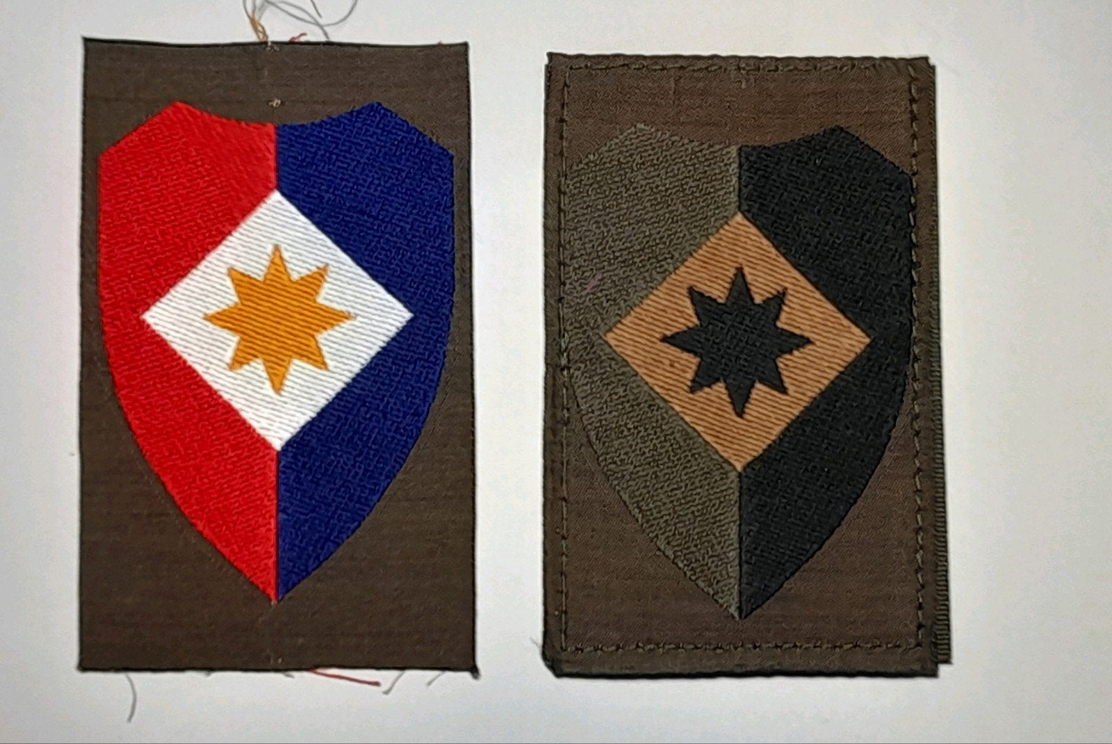 Mouwemblemen 1e legerkorps gedragen tot 1992, Ophalen of Verzenden, Landmacht, Nederland, Embleem of Badge