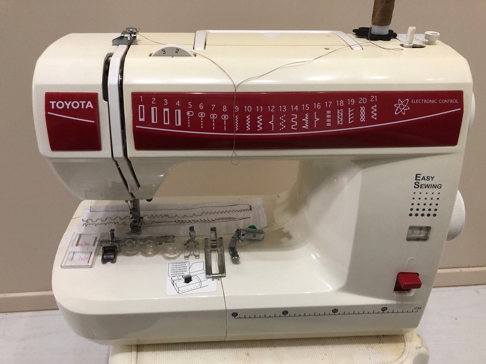 Te koop toyota naaimachine, Ophalen, Gebruikt, Naaimachine, Overige merken