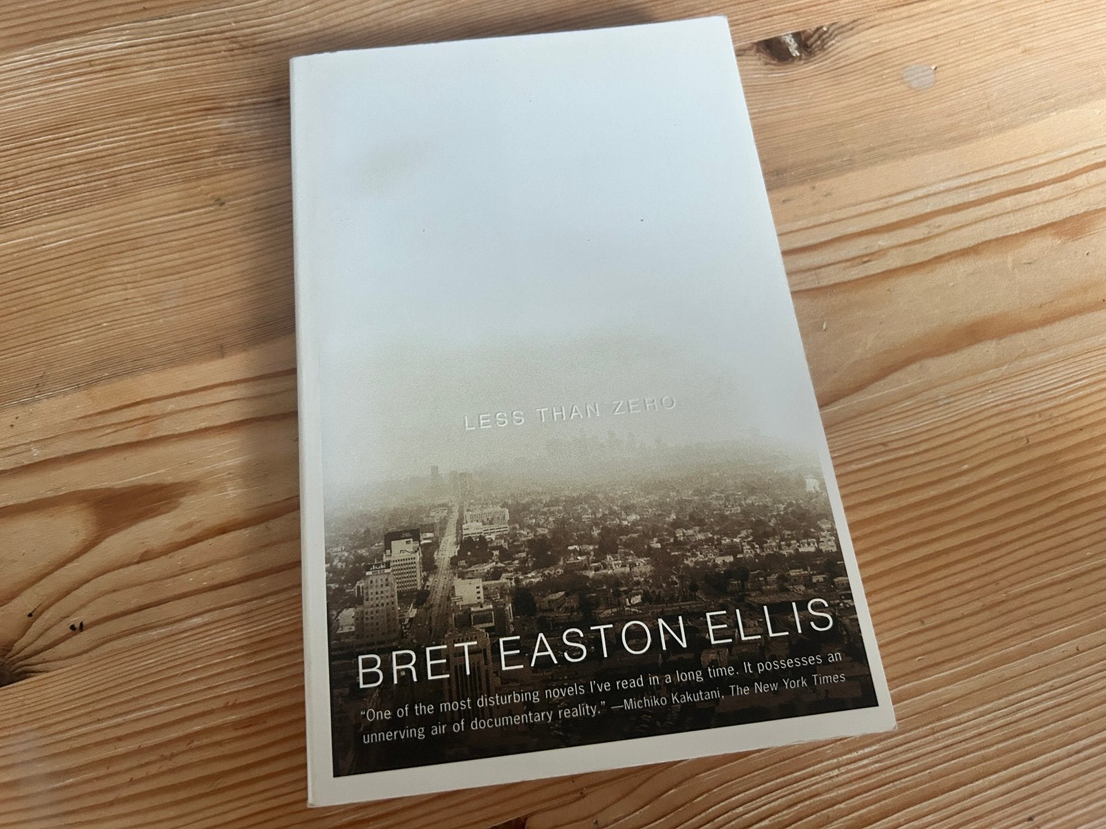 Bret Easton Ellis - Less Than Zero, Ophalen of Verzenden, Gelezen, Fictie