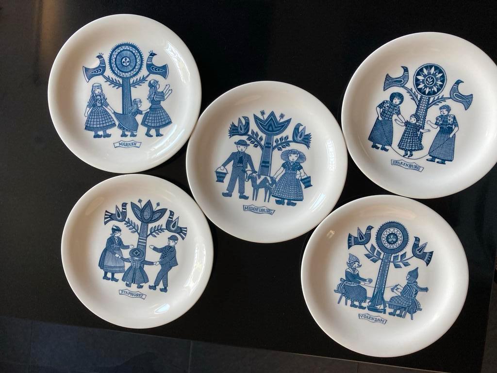 Royal Sphinx Maastricht | serie klederdracht bordjes | nieuw, Huis en Inrichting, Keuken | Servies, Nieuw, Ophalen of Verzenden