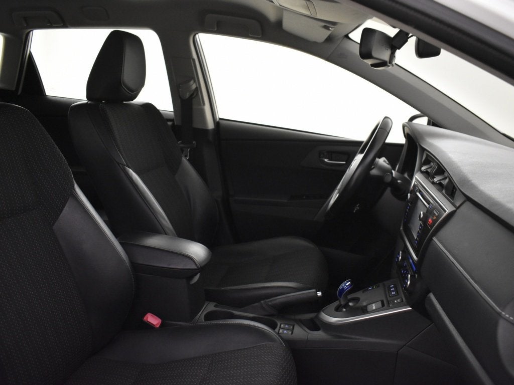 Toyota Auris Touring Sports 1.8 Hybrid Executive | PDC | Nav, Auto's, Automaat, Gebruikt, Leder en Stof, Wit