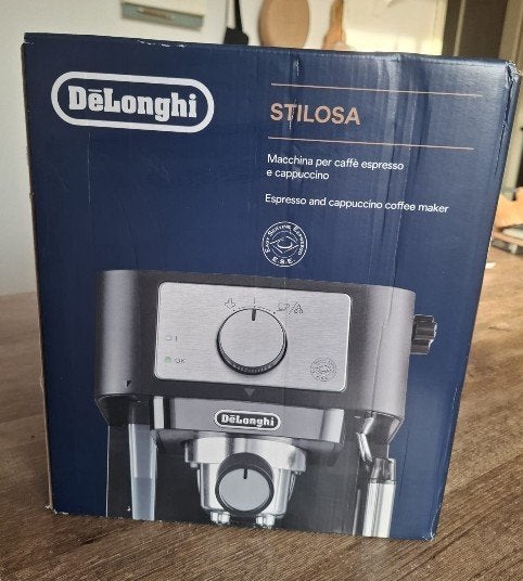 DeLonghi EC260 BK Koffiezetapparaat, Ophalen, 2 tot 4 kopjes, Afneembaar waterreservoir, Gemalen koffie